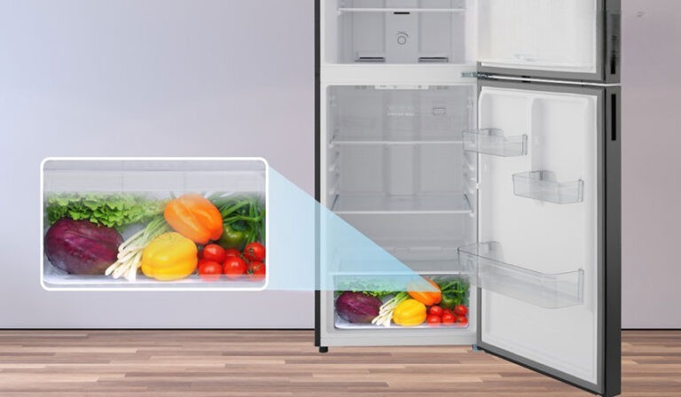 Sắp xếp tiện lợi và khoa học của Tủ lạnh Funiki HR-T8286GB