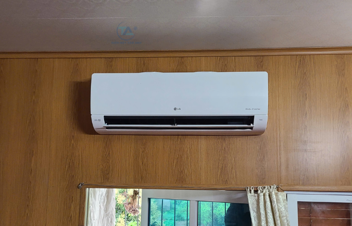Điều hòa LG 9000BTU 1 chiều Inverter IEC09G1