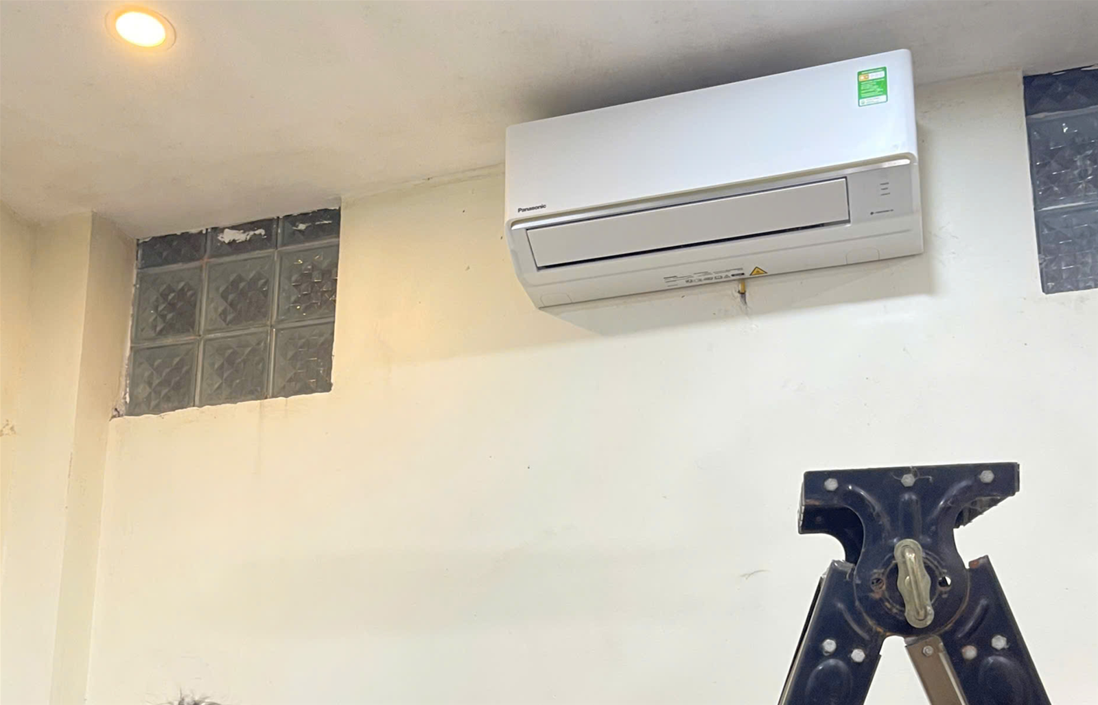 Điều hòa Panasonic 12000BTU N12AKH-8 vận hành êm ái, bền bỉ